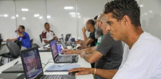 QualificaTech capacita 700 alunos em cursos gratuitos de tecnologia da informação