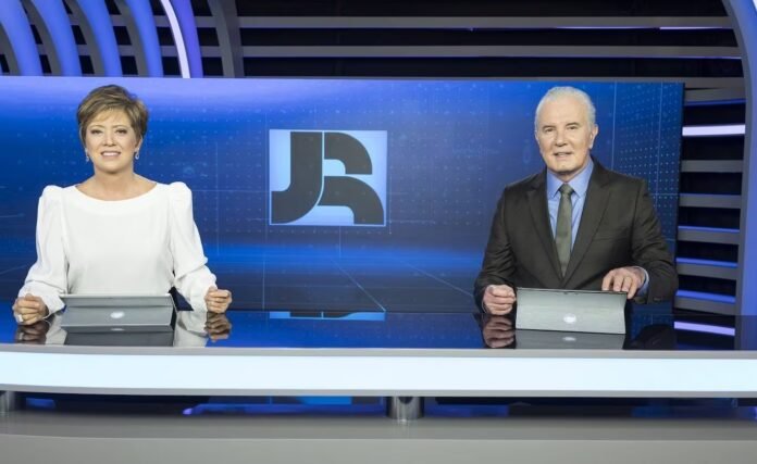 1_christina-lemos-celso-freitas-jornal-da-record.jpg