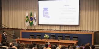 Profissionais de odontologia trocam ideias inovadoras na 1ª Mostra de Saúde Bucal