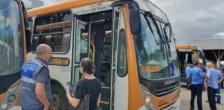Operação São Pedro fiscaliza os ônibus do DF para o período de chuva