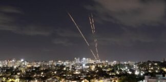 Tel Aviv sob ataque do Hezbollah; Blinken chega a Israel