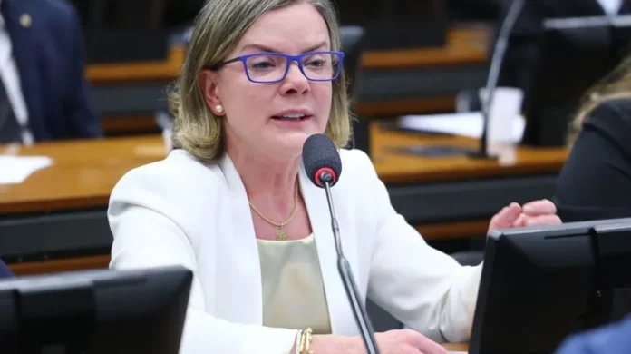 Acesse-Politica-www.acessepolitica.com_.br-o-site-de-politica-mais-acessado-da-Bahia-gleisi-ee-2