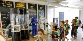 Visita de crianças de escolas públicas integra comemoração dos 50 anos do Planetário