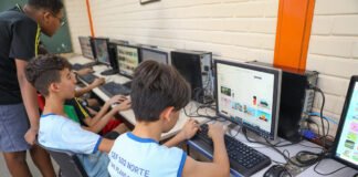 Computadores doados pelo Reciclotech mudam realidade de alunos da rede pública