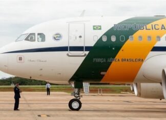 Em áudio, piloto do avião de Lula declara urgência após decolagem