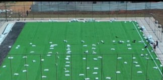 Novo campo sintético de futebol no Pôr do Sol ganha gramado