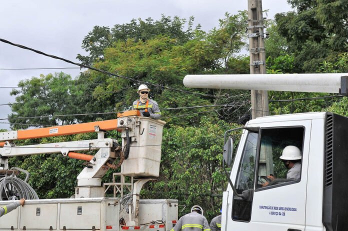 Manutencao.-Falta-de-energia.-Troca-de-postes.-Foto-Arquivo-Agencia-Brasilia-1.jpg