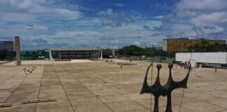 Novacap prepara o início da reforma da Praça dos Três Poderes
