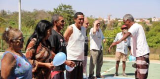 Dia Internacional da Pessoa Idosa é comemorado com atividades recreativas no abrigo Casa Viva