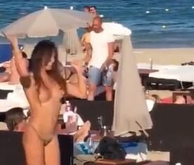 Vídeo: a Europa é legal no verão, as meninas mostram as…