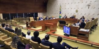 CCJ da Câmara aprova PEC que permite Congresso derrubar decisões do STF