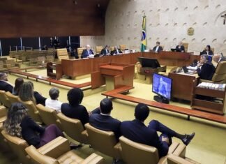 CCJ da Câmara aprova PEC que permite Congresso derrubar decisões do STF