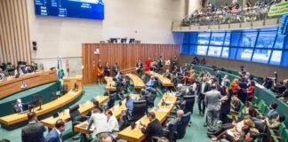 Distritais aprovam revisão do Plano Plurianual para o quadriênio 2024-2027