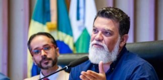 Câmara Legislativa presta homenagem a biomédicos