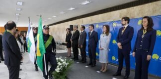 Autoridades e representantes do governo são homenageados com medalha Mérito da PGDF