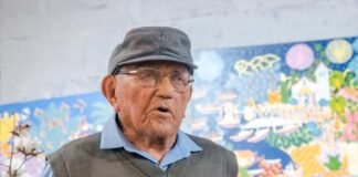 Aos 105 anos, o repentista Arnaldo Júlio Barbosa recebe o título de Cidadão Honorário de Brasília