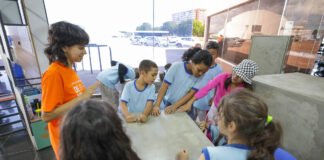 Estudantes da rede pública exploram Brasília com instalação lúdica sobre arquitetura modernista