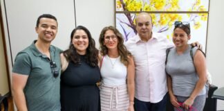Turistas conhecem o Palácio do Buriti por acaso… e, de surpresa, o governador