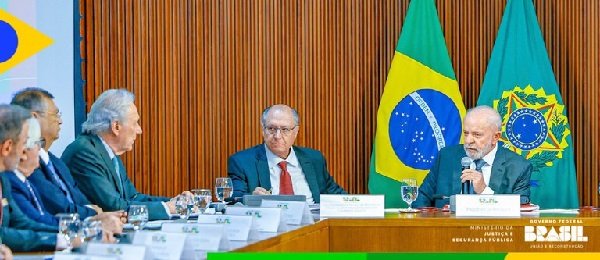 LULA CAOADO
