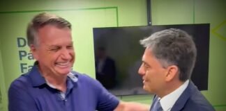 Bolsonaro entra na campanha da OAB e pede votos para Vevé Gueiros