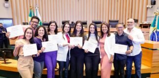 Servidores são homenageados pelos 21 anos dos Espaços Acolher