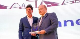 Homenageado pelo Sinduscon-DF, Ibaneis Rocha destaca importância da parceria com a construção civil