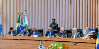 Servidores dos polos da Secretaria de Governo do GDF são homenageados na CLDF