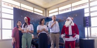 Restaurante Comunitário de Samambaia celebra Natal com Papai Noel e presentes para crianças