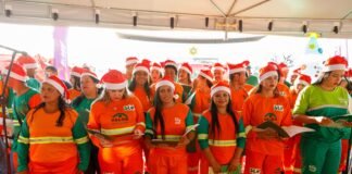 Coral dos Garis leva clima de Natal a shopping da Asa Sul