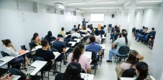 Saúde capacita médicos sobre tratamento de dengue e febre maculosa