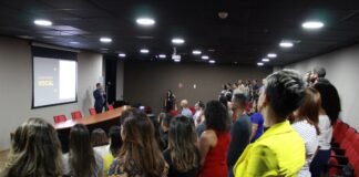 IgesDF promove treinamento sobre oratória com especialista em inteligência emocional
