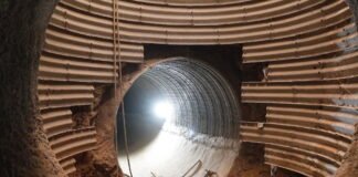 Operários do Drenar DF trabalham na escavação e concretagem dos 80 metros finais de solo rígido