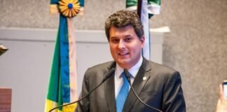 Nova lei obriga formação específica para inclusão de alunos com deficiência