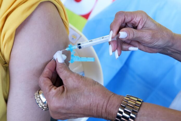 A-vacina-contra-o-HPV-pode-ser-aplicada-tambem-em-pessoas-de-15-a-45-anos-que-tomam-Profilaxia-Pre-Exposicao-ao-HIV.-Foto-Sandro-Araujo-Agencia-Saude-DF.jpeg