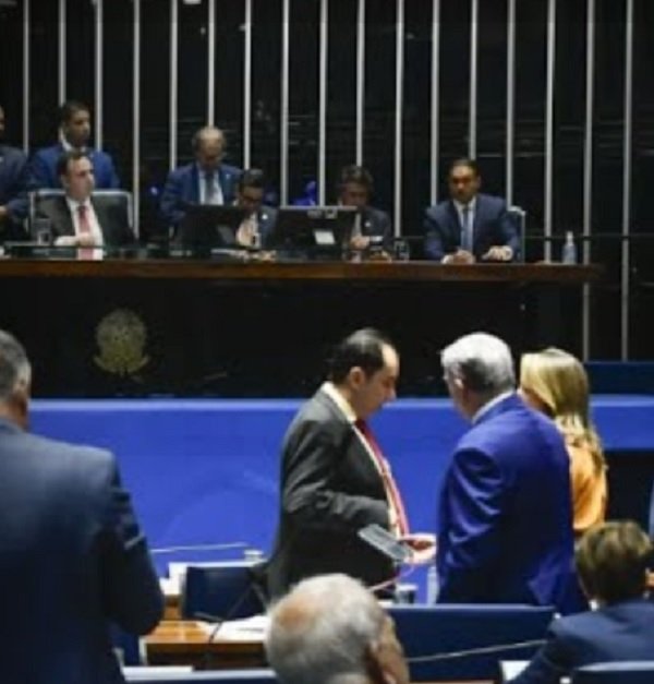 SENADO APROVA ACOTE FISCAL
