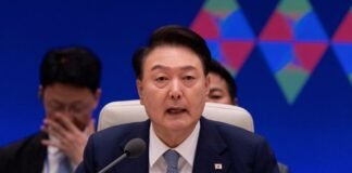 Polícia da Coreia do Sul invade escritório de presidente em investigação da Lei Marcial