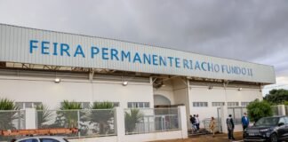 Feirantes recebem documento que autoriza o trabalho em três cidades
