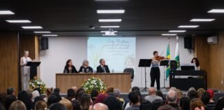 Sessão solene faz homenagem à secretária-executiva do Conselho de Educação falecida no último dia 4