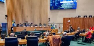 Câmara Legislativa aprova 22 projetos de autoria de deputados distritais