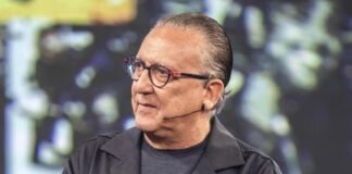 Galvão Bueno tem reunião marcada com a Band; canal toma decisão sobre programa