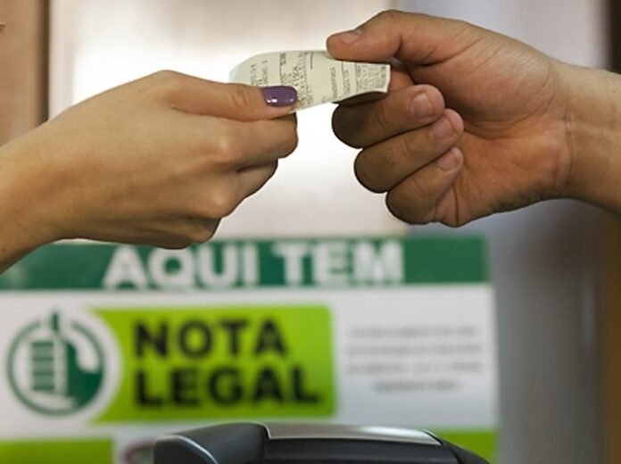 29.05.2019-Consumidores-devem-entrar-no-site-do-Programa-Nota-Legal-e-indicar-a-conta-bancaria.-Foto-Divulgacao-.jpg