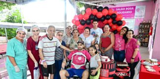 Paciente oncológico do Hospital de Base ganha festa de aniversário surpresa