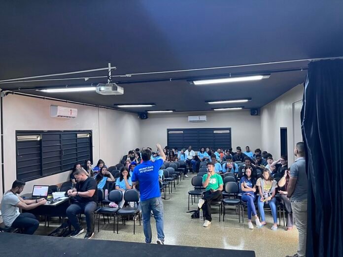 8.1.-Conselho-da-Juventude.-Foto-Dibulgacao-SEFJ.jpg