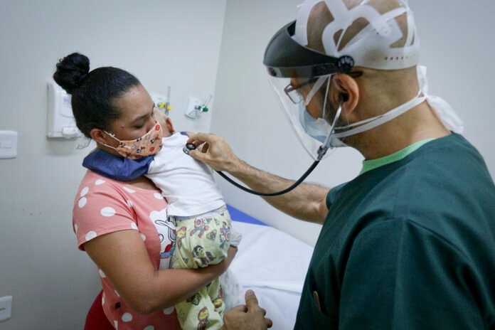 Atendimento-pediatrico-no-DF.-Foto-Breno-Esaki-Arquivo-Agencia-Saude-DF-2.jpg