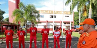Bombeiros do DF retornam após missão de apoio e resgate em São José da Barra (MG)