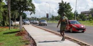 Governo recupera e instala 3,3 mil metros de calçadas no Cruzeiro