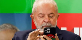 Lula sanciona proibição de celulares em escolas públicas e privadas