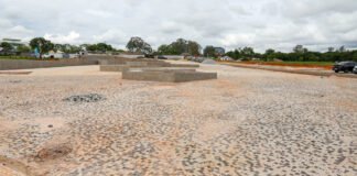 Nova praça do Drenar DF conecta Brasília a patrimônios nacionais com pedras portuguesas