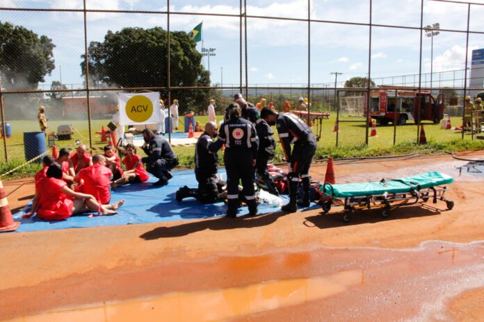 Treinamento-de-acidente-com-produtos-perigosos.-Foto-Alexandre-Alvares-Agencia-Saude-DF-2.jpg
