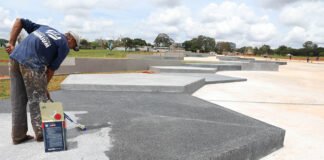 Drenar DF: Pentágonos da Praça Internacional da Paz recebem revestimento antiderrapante